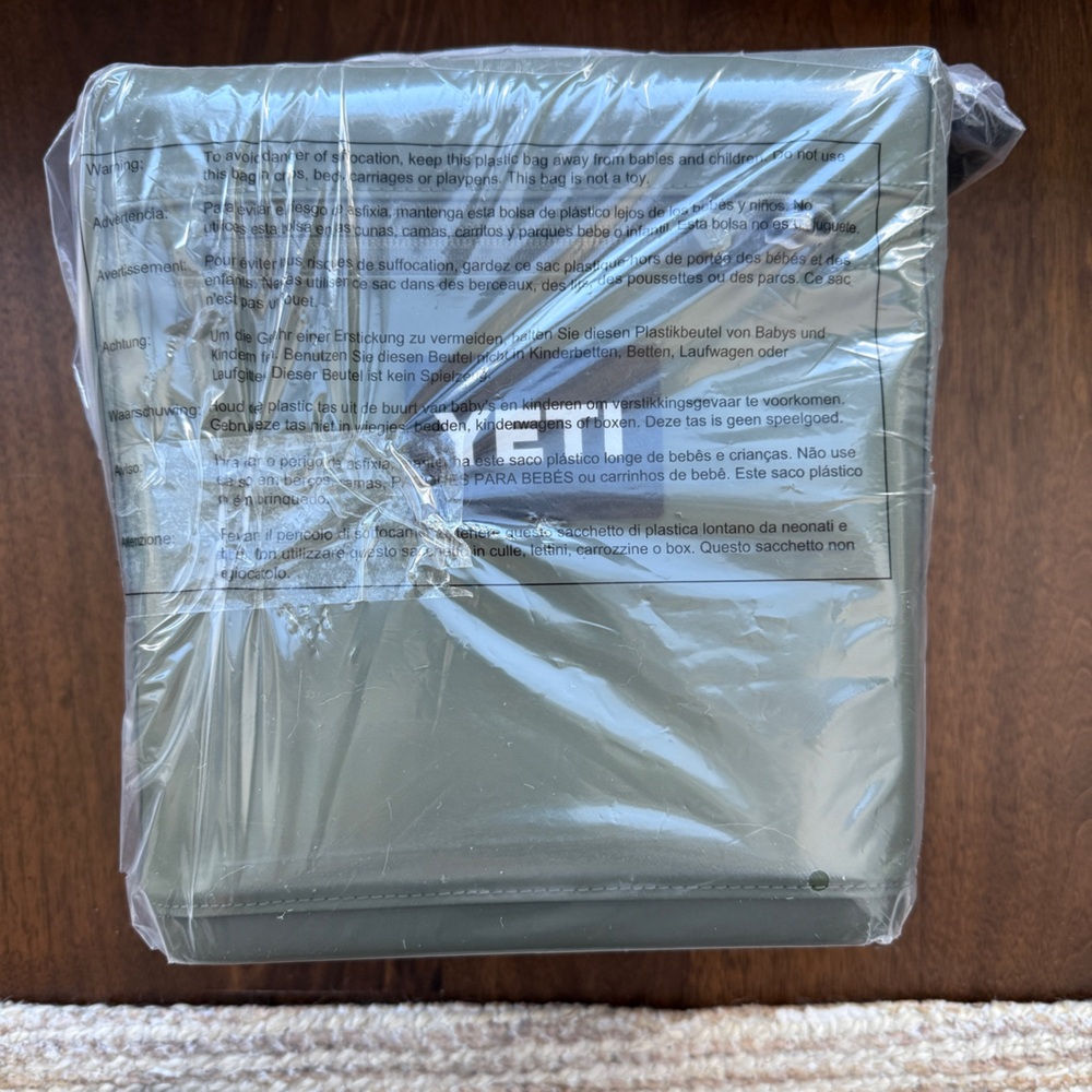YETI 6L Lunch Bag in Olive - Picture 11 of 12